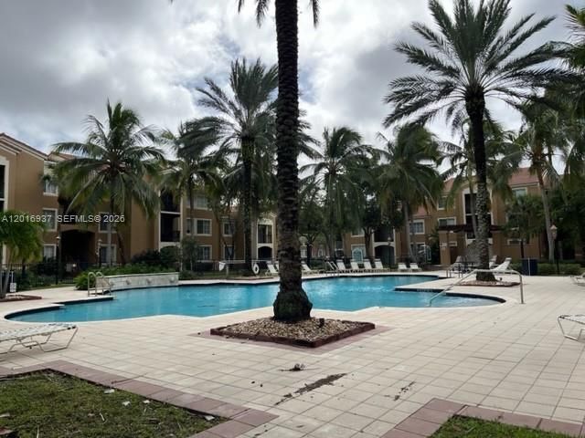 8000 N Nob Hill Rd 206, Tamarac, FL 33321