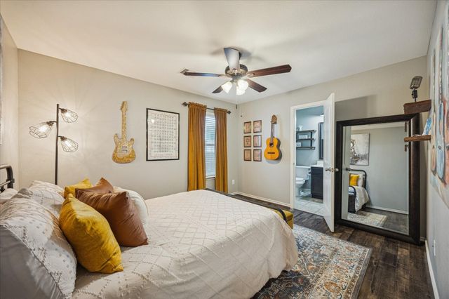 9710 Golden Cypress Drive, Rosharon, TX 77583