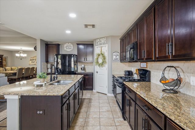 9710 Golden Cypress Drive, Rosharon, TX 77583