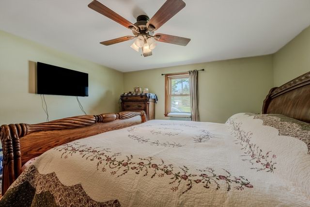 92 Parker St, Fitchburg, MA 01420