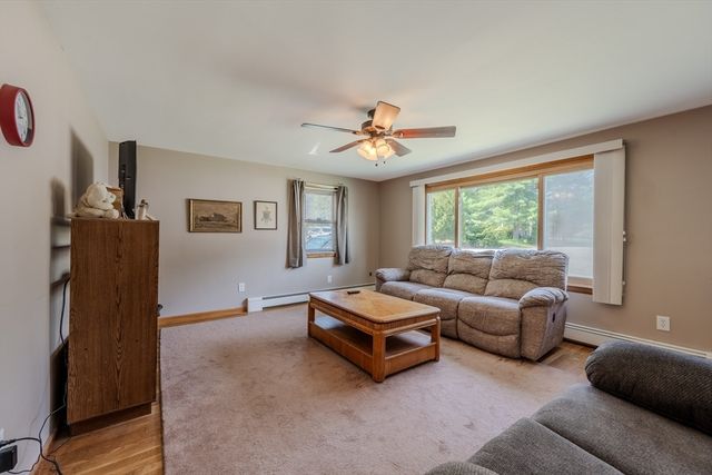 92 Parker St, Fitchburg, MA 01420