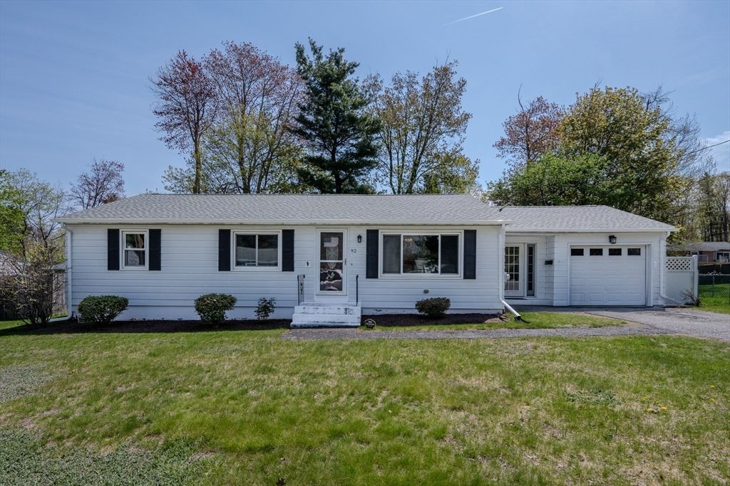 92 Parker St, Fitchburg, MA 01420
