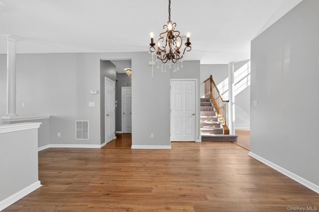 83 Barr Lane, Monroe, NY 10950