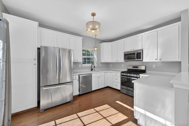 83 Barr Lane, Monroe, NY 10950