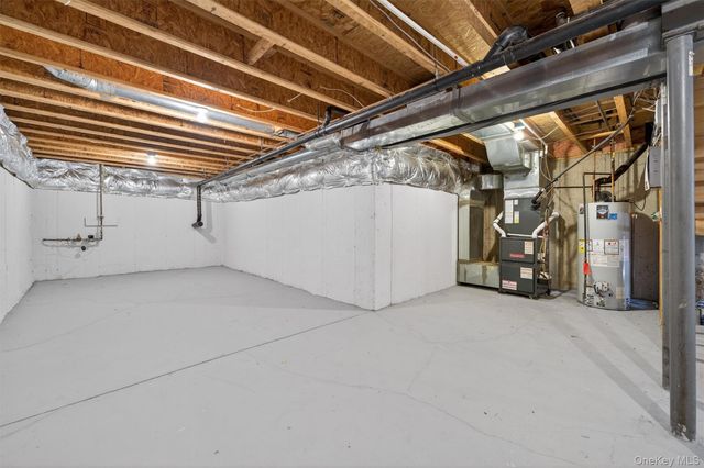 83 Barr Lane, Monroe, NY 10950