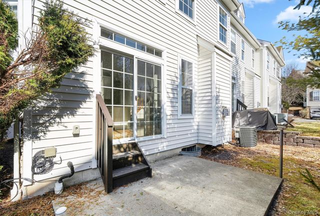 83 Barr Lane, Monroe, NY 10950