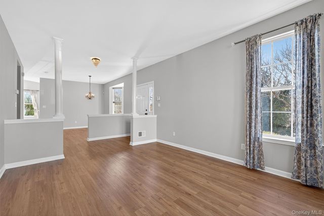 83 Barr Lane, Monroe, NY 10950