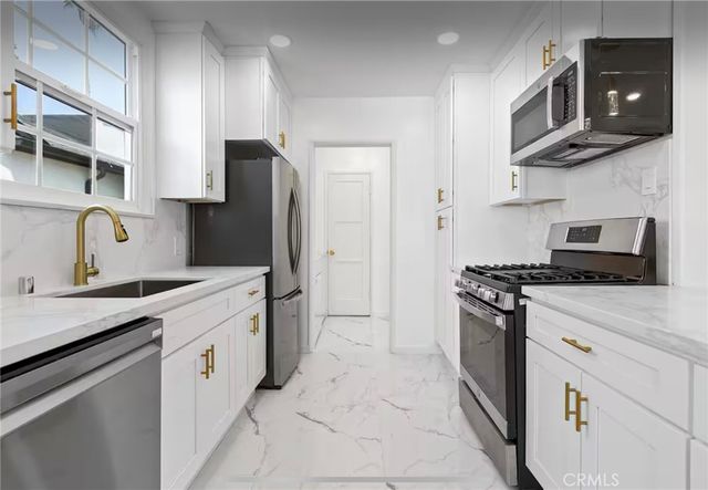 13831 Bessemer, Valley Glen, CA 91401