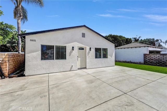13831 Bessemer, Valley Glen, CA 91401