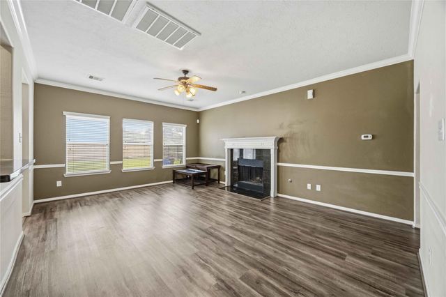 3821 Houston Lake Drive, Pearland, TX 77581