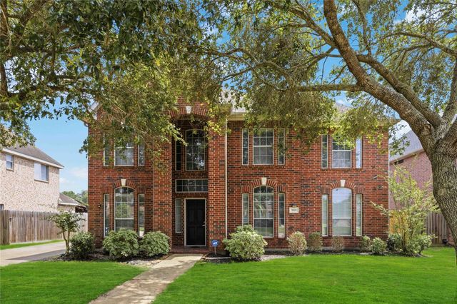 3821 Houston Lake Drive, Pearland, TX 77581
