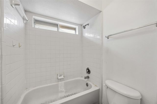 3821 Houston Lake Drive, Pearland, TX 77581