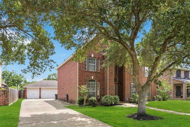 3821 Houston Lake Drive, Pearland, TX 77581