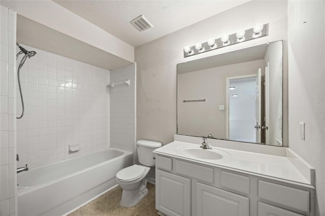 3821 Houston Lake Drive, Pearland, TX 77581