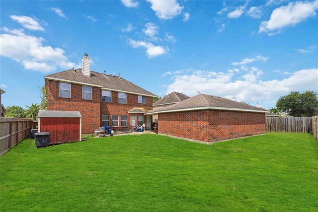 3821 Houston Lake Drive, Pearland, TX 77581