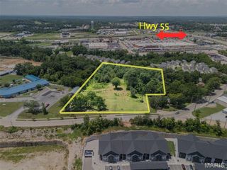 813 American Legion Dr, Festus, MO 63028