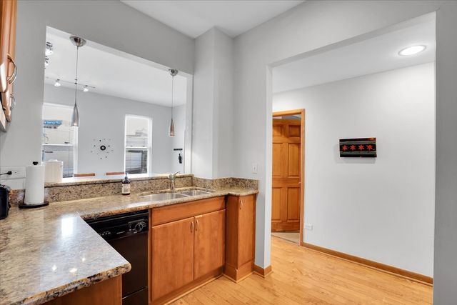 1618 W Blackhawk Street 1, Chicago, IL 60622