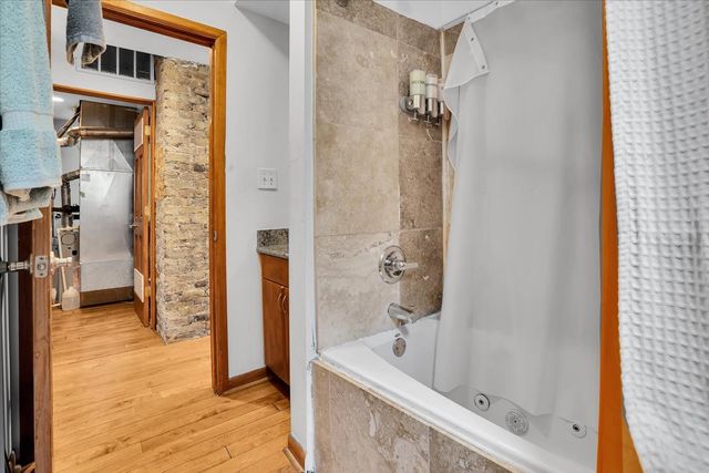 1618 W Blackhawk Street 1, Chicago, IL 60622