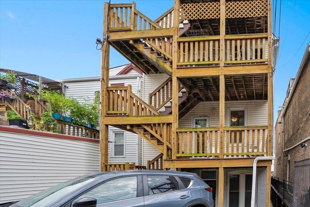 1618 W Blackhawk Street 1, Chicago, IL 60622