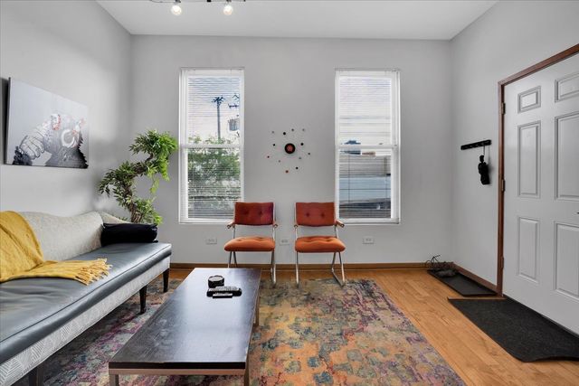 1618 W Blackhawk Street 1, Chicago, IL 60622