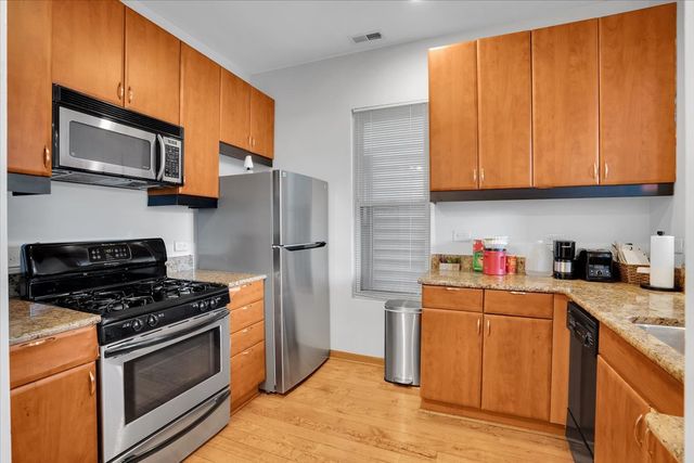 1618 W Blackhawk Street 1, Chicago, IL 60622