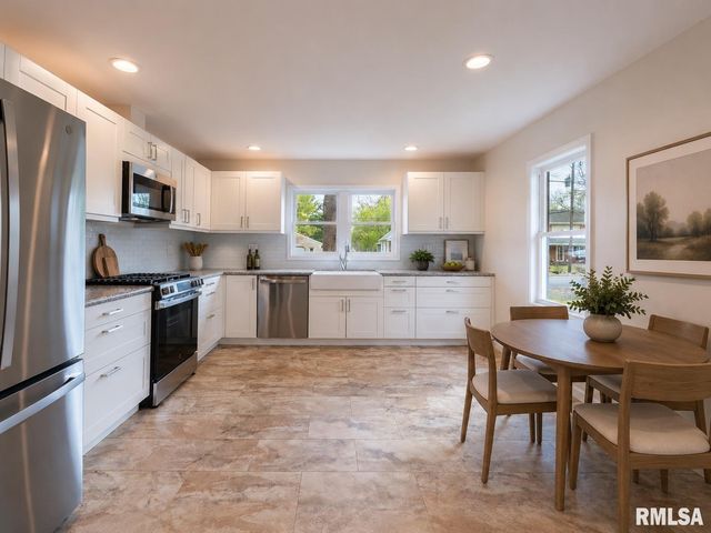 6517 W LAMOINE Street, Peoria, IL 61604