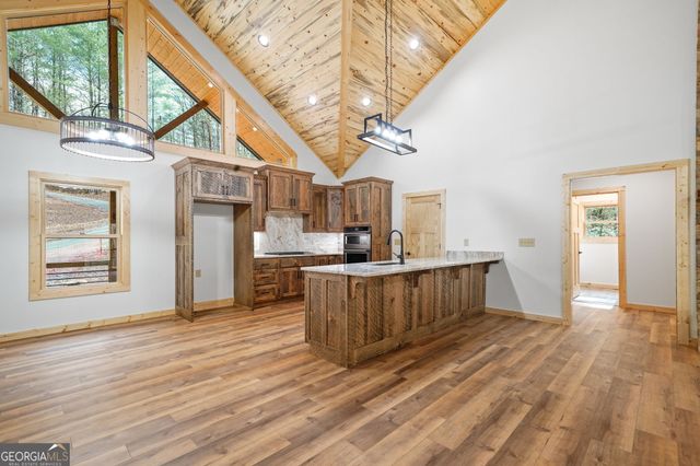 641 Bryant Farm Lane, Ellijay, GA 30540