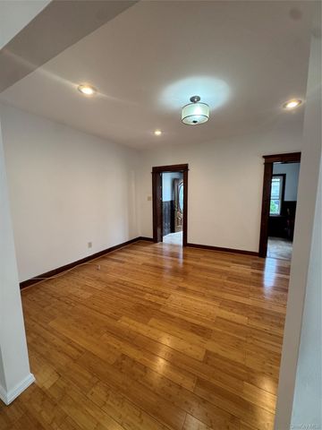 10440 89th Avenue, Richmond Hill, NY 11418