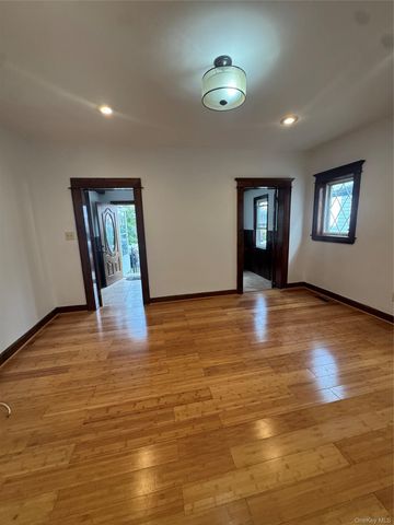 10440 89th Avenue, Richmond Hill, NY 11418