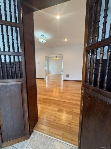 10440 89th Avenue, Richmond Hill, NY 11418