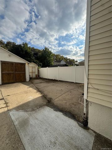 10440 89th Avenue, Richmond Hill, NY 11418