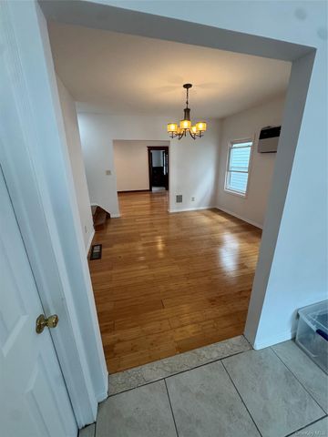 10440 89th Avenue, Richmond Hill, NY 11418