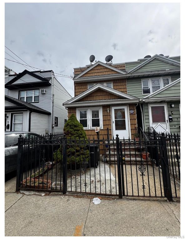 10440 89th Avenue, Richmond Hill, NY 11418