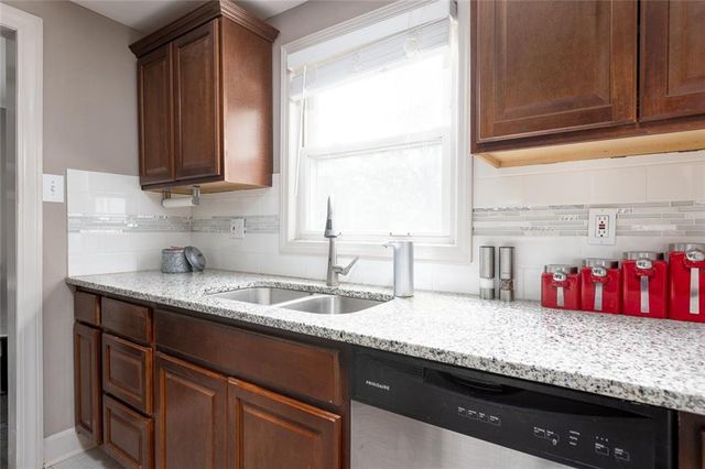 2619 NE 56TH Street, Kansas City, MO 64119