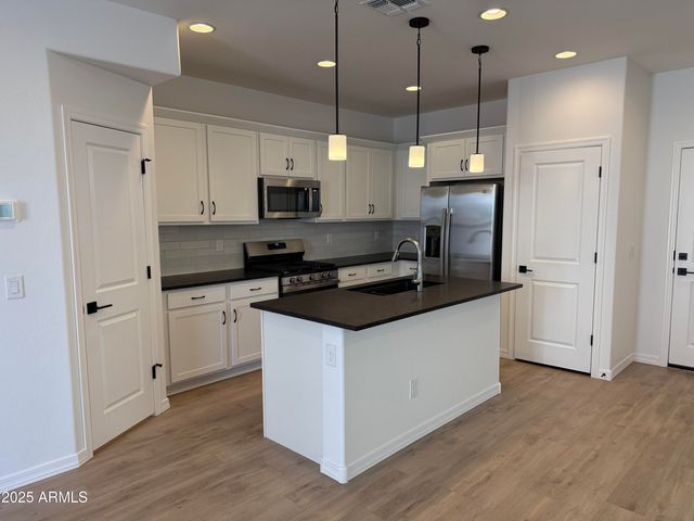 1223 W SPARROW Drive, San Tan Valley, AZ 85140