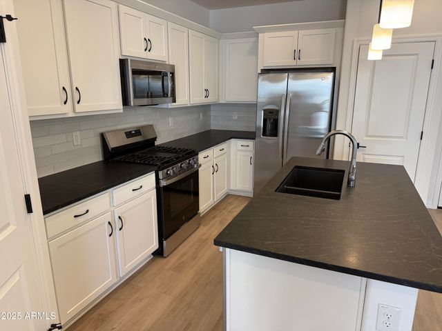 1223 W SPARROW Drive, San Tan Valley, AZ 85140