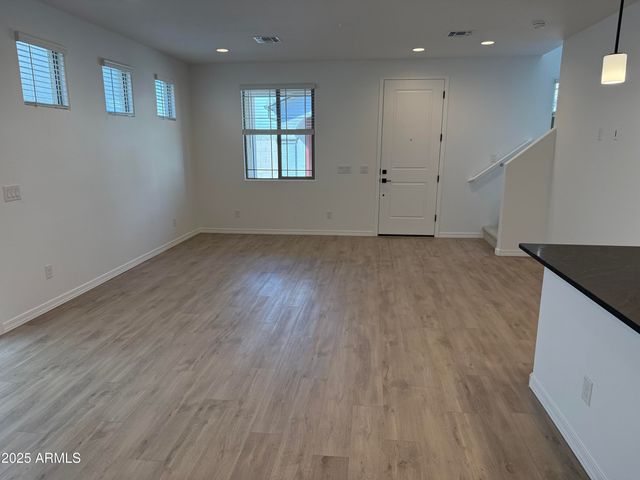 1223 W SPARROW Drive, San Tan Valley, AZ 85140