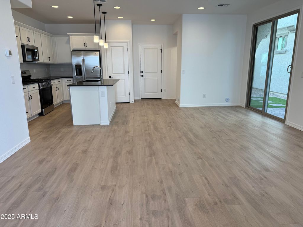 1223 W SPARROW Drive, San Tan Valley, AZ 85140