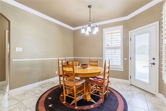 136 Oakwood Court, Lakeside, TX 76135