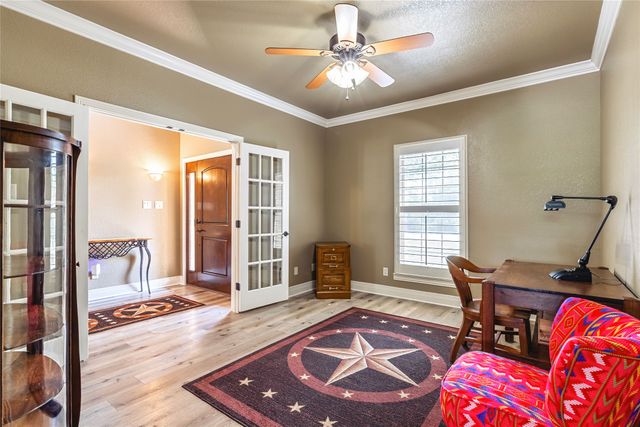 136 Oakwood Court, Lakeside, TX 76135