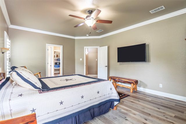 136 Oakwood Court, Lakeside, TX 76135