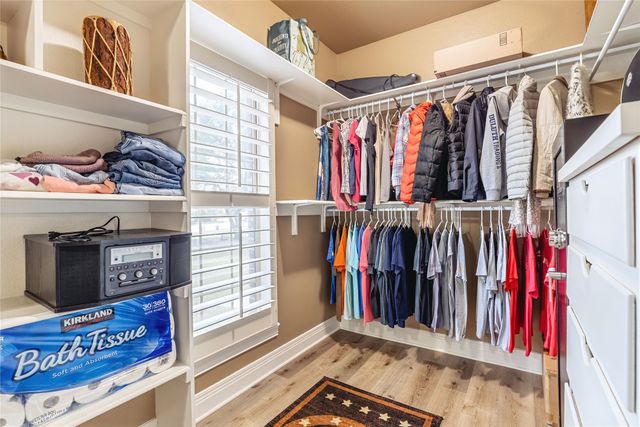 136 Oakwood Court, Lakeside, TX 76135