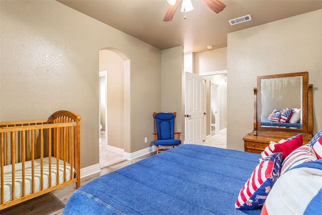 136 Oakwood Court, Lakeside, TX 76135