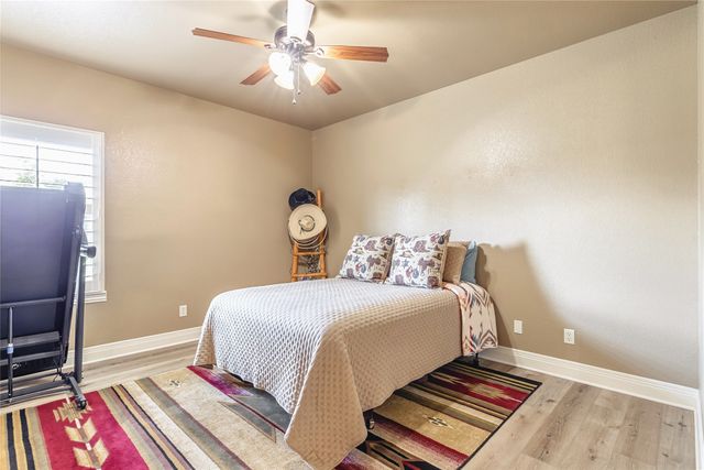 136 Oakwood Court, Lakeside, TX 76135