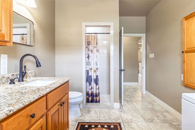 136 Oakwood Court, Lakeside, TX 76135