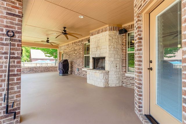 136 Oakwood Court, Lakeside, TX 76135