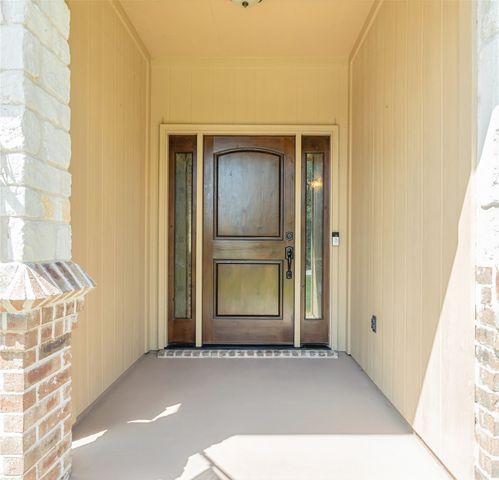 136 Oakwood Court, Lakeside, TX 76135