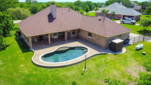 136 Oakwood Court, Lakeside, TX 76135