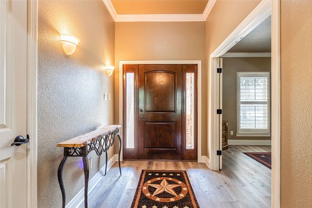 136 Oakwood Court, Lakeside, TX 76135