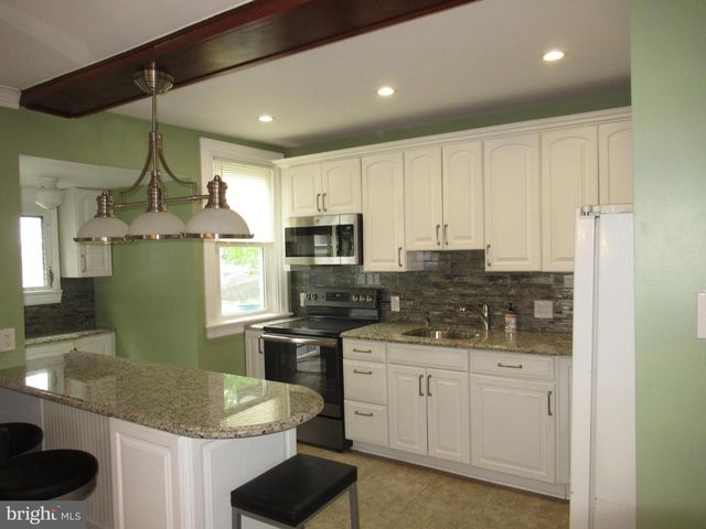 3832 CREST RD, Drexel Hill, PA 19026